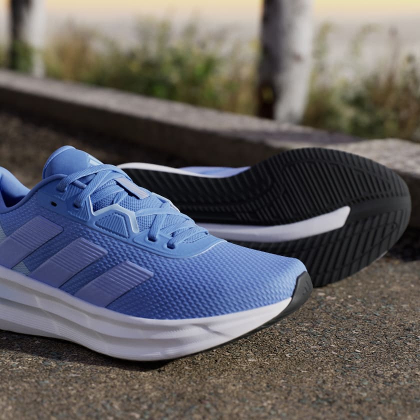 GALAXY 7 RUNNING SHOES